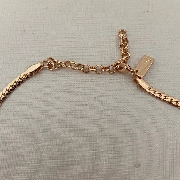 Gold Choker - Picture 4 of 6